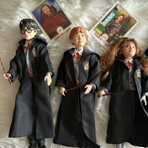 Harry Potter 5dolls, wand, cards, Spell Book and change purse  bundle excellent